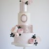 کیک زیبا برای عروسی با تم کلاسیک ساده 