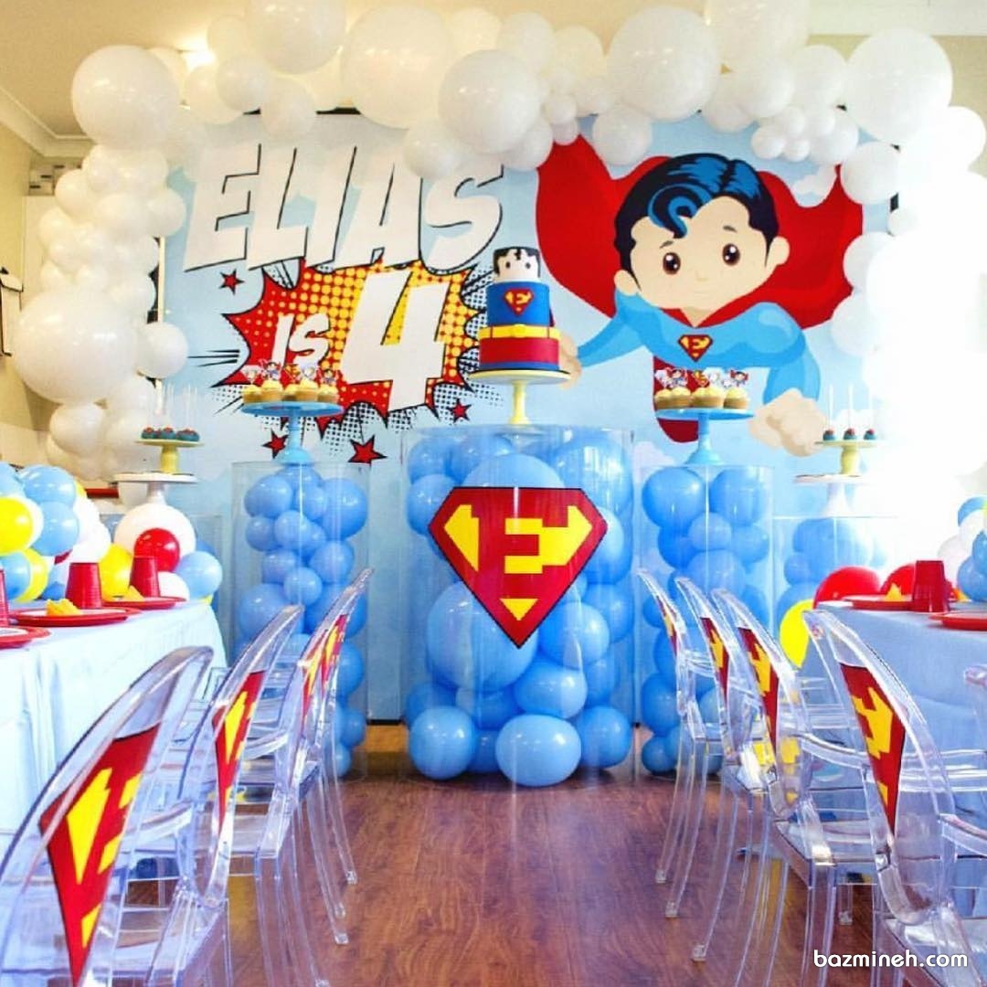 دکوراسیون و بادکنک آرایی جشن تولد پسرانه با تم سوپرمن