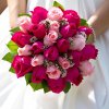 دسته گل عروس با گل های رز صورتی مناسب برای جشن نامزدی یا عروسی