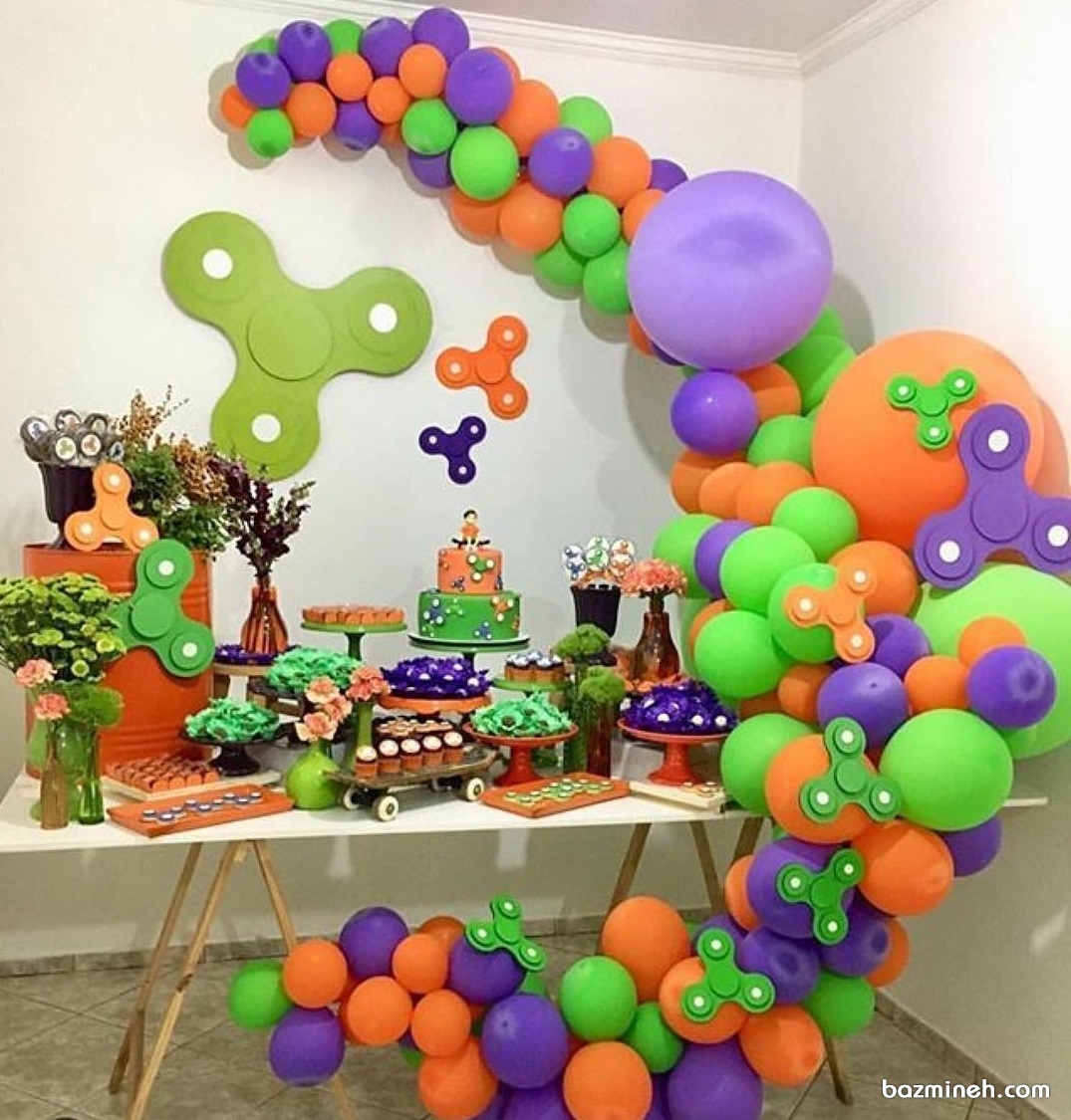 دکوراسیون و بادکنک آرایی جشن تولد کودک با تم شاد و رنگارنگ