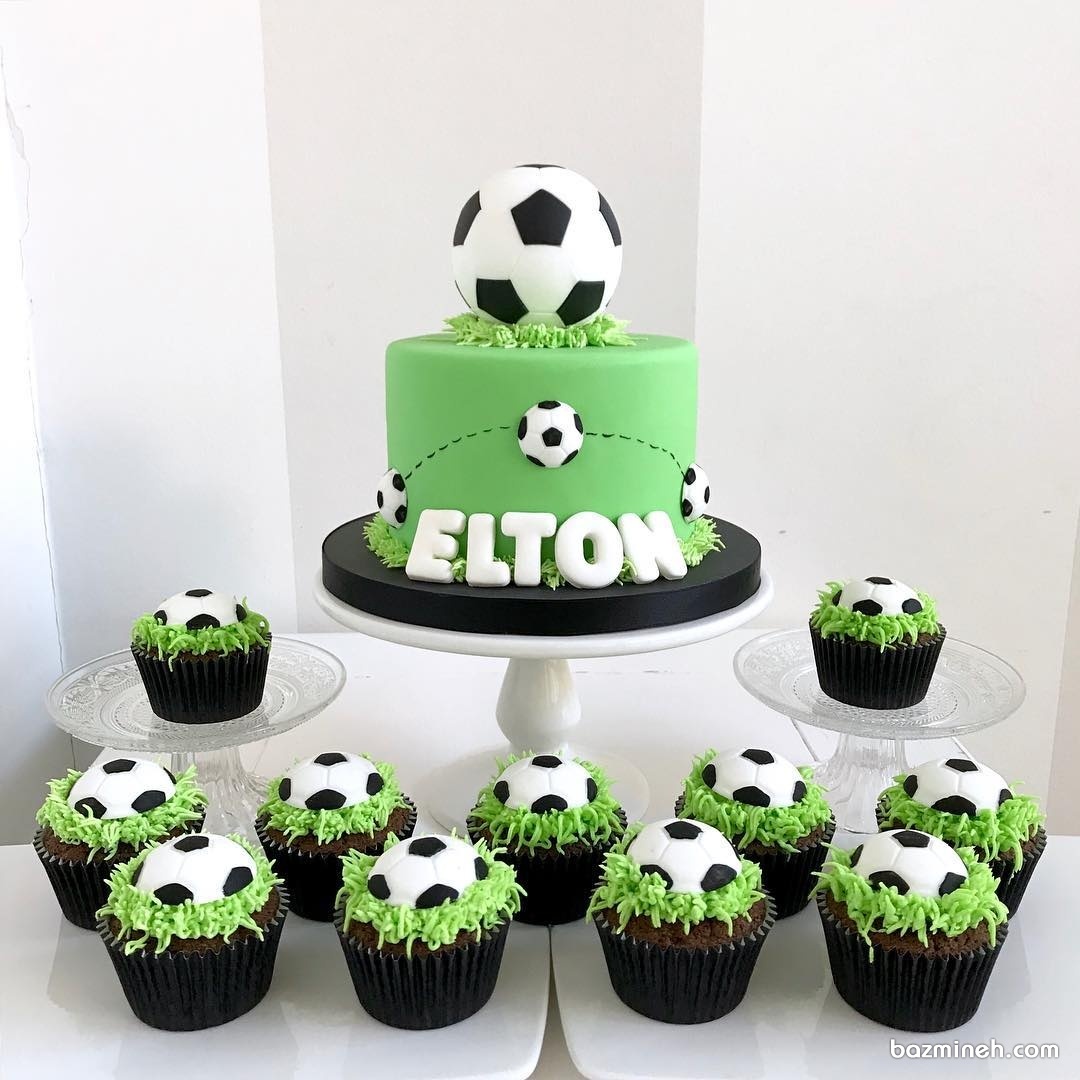 کیک و کاپ کیک های جشن تولد پسرانه با تم توپ و زمین فوتبال مخصوص فوتبالیست کوچولوها