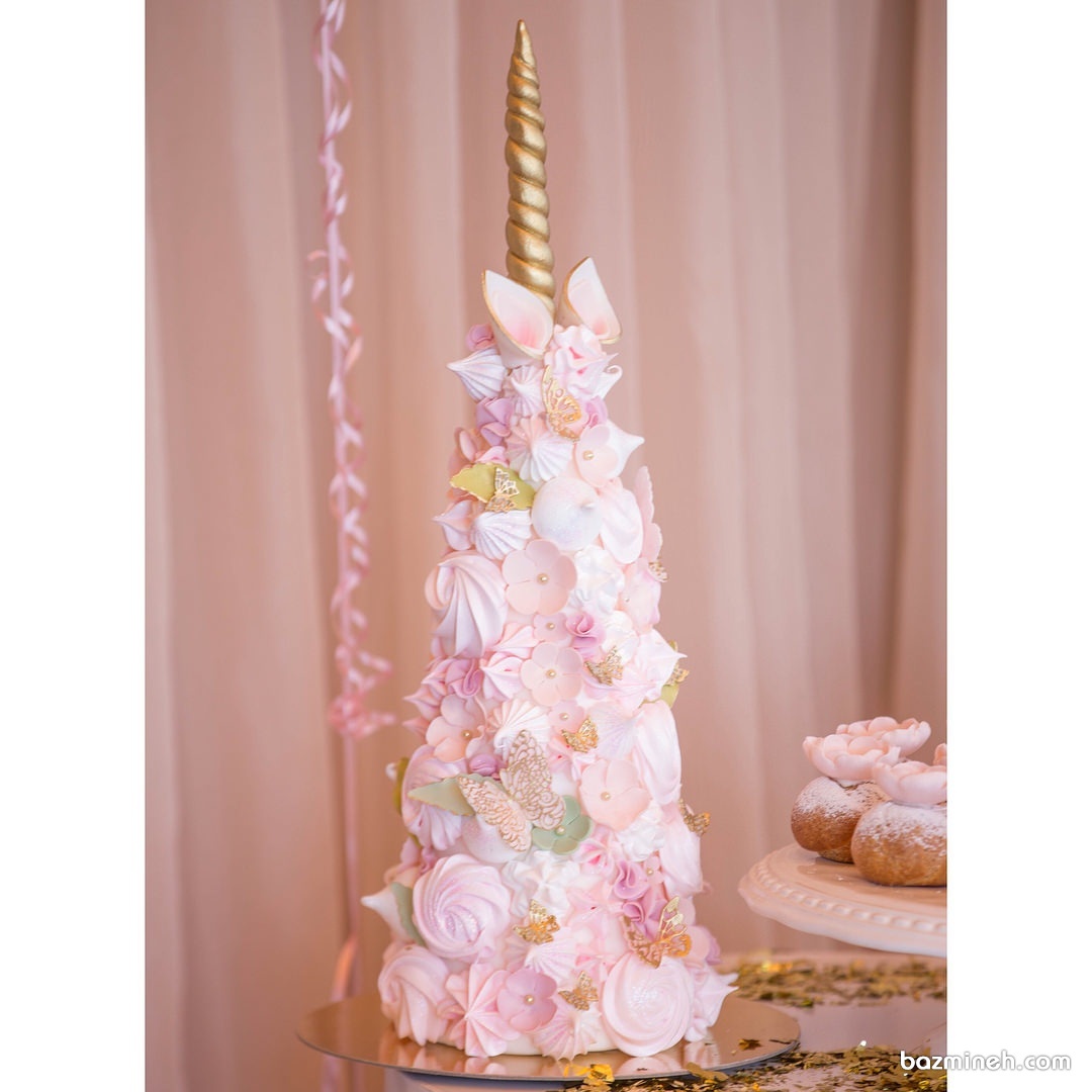 کیک شیک و زیبا مناسب برای جشن تولد دخترانه با تم اسب تک شاخ (Unicorn)