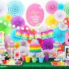 دکوراسیون شاد و رنگی جشن تولد کودک با تم رنگارنگ