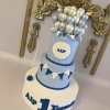 کیک جالب جشن تولد یکسالگی پسرانه با تم سفید آبی