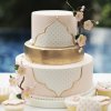 کیک و کاپ کیک های صورتی طلایی مناسب برای بزم نامزدی و تولد