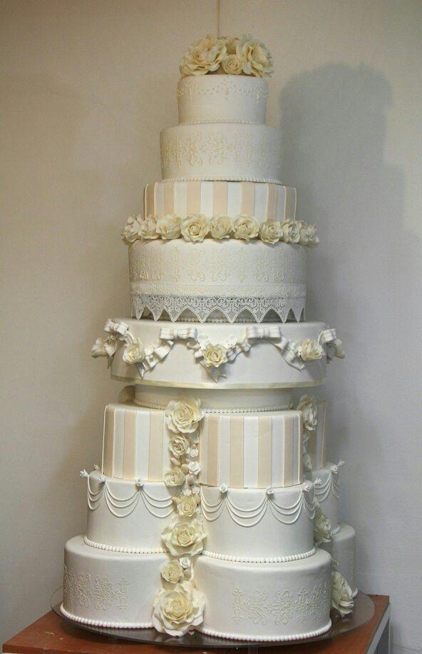 کیک مخصوص عروسی،طراحی و ساخت توسط وانیلا