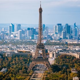 بازدید از پاریس زیبا آرزوی خیلی هاست. شهر عشاق را برای سفر ماه عسل خود انتخاب کنید و به بازدید  برج ایفل، طاق پیروزی، موزه لوور، کلیسای نوتردام پاریس، کاخ ورسای و … بروید.