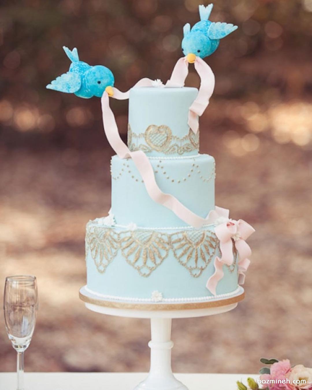 کیک فانتزی جشن تولد دخترانه با تم پرنده های مهربون کارتون سیندرلا