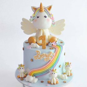 کیک فوندانت جشن تولد یکسالگی دخترانه با تم اسب تک شاخ (Unicorn)