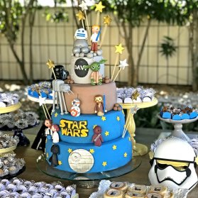 کیک چند طبقه جشن تولد پسرانه با تم جنگ ستارگان (Star Wars)