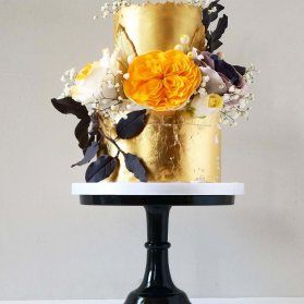 کیک خاص جشن تولد یا سالگرد ازدواج با تم طلایی