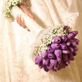 دسته گل لاکچری و شیک بنفش برای عروس خانم ها با استایل خاص