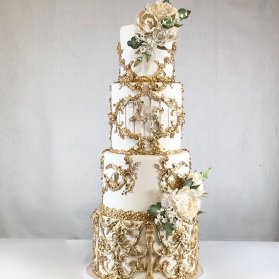 کیک باشکوه جشن نامزدی یا ازدواج با طرح های خاص طلایی