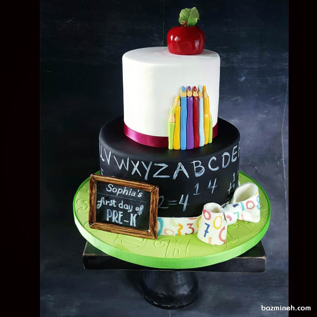 کیک فوندانت با تم تخته سیاه و مداد رنگی مناسب برای جشن تولد کودک یا جشن پیش دبستانی