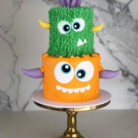 کیک بامزه جشن تولد کودک با تم میکروب ها