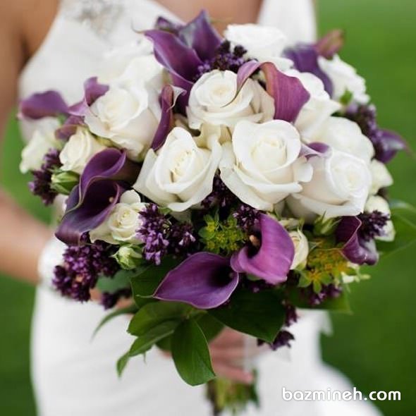 دسته گل شیک و دو رنگ عروس با گلهای رز سفید و شیپوری بنفش مناسب عروس خانم های 2018!