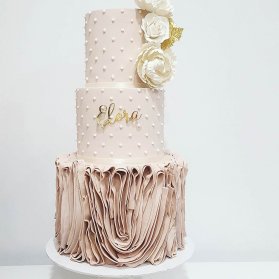کیک چند طبقه فانتزی جشن نامزدی یا سالگرد ازدواج 