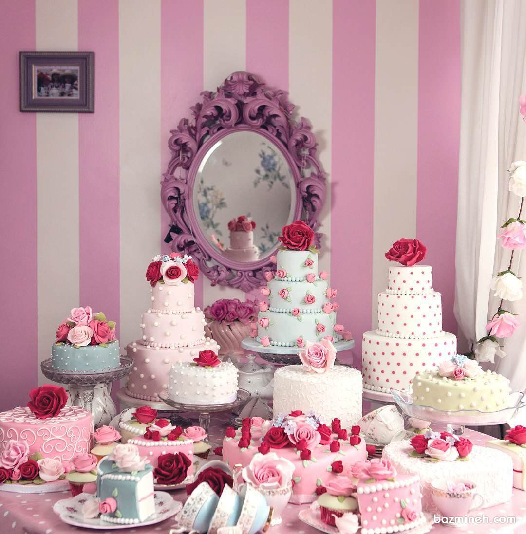 مدل های متنوع کیک های فانتزی جشن تولد بزرگسال تزیین شده با غنچه ها و گل های رز صورتی قرمز