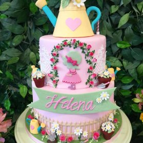 کیک فانتزی چند طبقه فوندانت جشن تولد دخترانه 