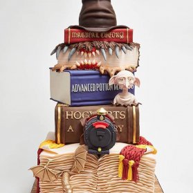 کیک فوندانت جشن تولد نوجوان با تم هری پاتر (Harry Potter)