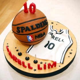 کیک فوندانت جشن تولد پسرانه با تم بسکتبال مناسب برای بسکتبالیست کوچولوها