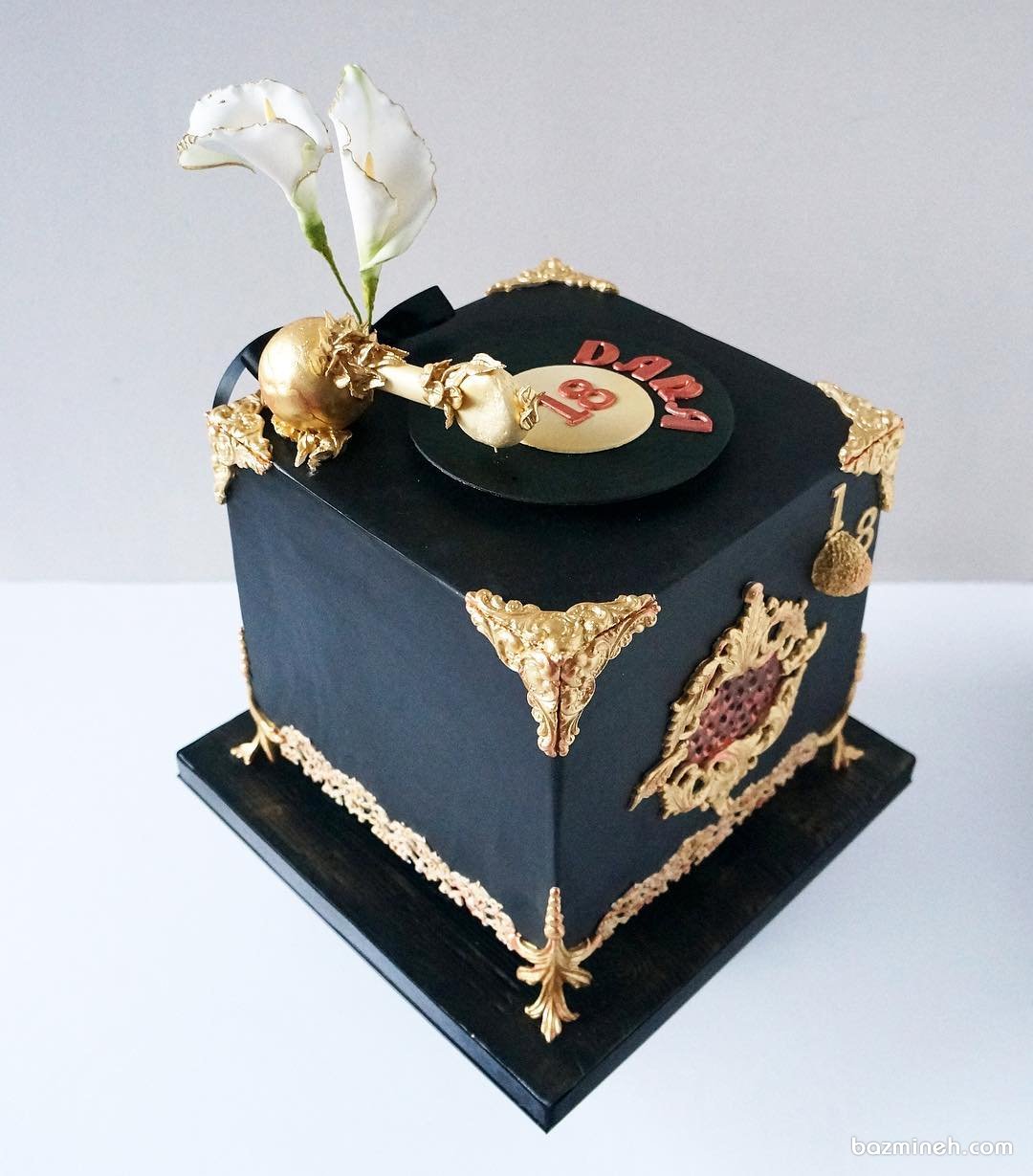 کیک فوندانت خاص و منحصر به فرد جشن تولد با تم گرامافون