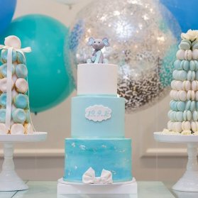 کیک و برج ماکارون جشن بیبی شاور پسرانه با تم فیل کوچولو آبی سفید 