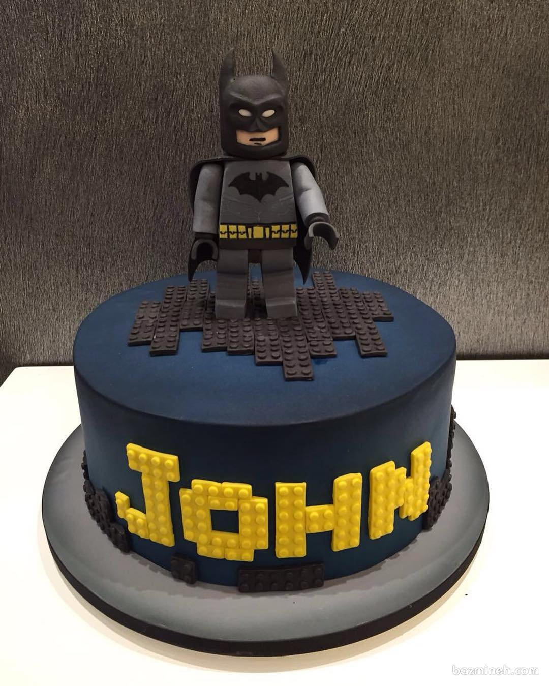 کیک فوندانت جشن تولد پسرانه با تم بتمن (Batman)