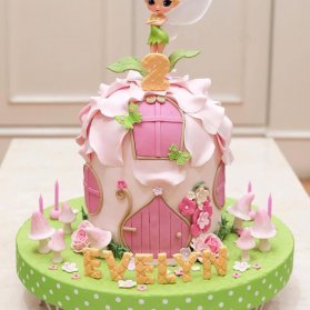 کیک فوندانت فانتزی جشن تولد دخترانه با تم تینکربل (Tinker Bell)