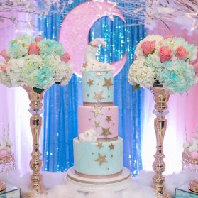 کیک چند طبقه جشن بیبی شاور یا تعیین جنسیت با تم ماه و ستاره 