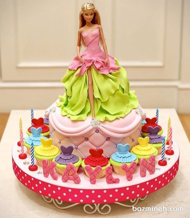 کیک و کاپ کیک های عروسکی فوندانت جشن تولد دخترانه با تم باربی
