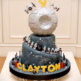کیک فوندانت زیبای جشن تولد پسرانه با تم جنگ ستارگان (Star Wars)