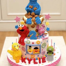کیک فانتزی جشن تولد کودک با تم خیابان کنجد (Sesame Street)