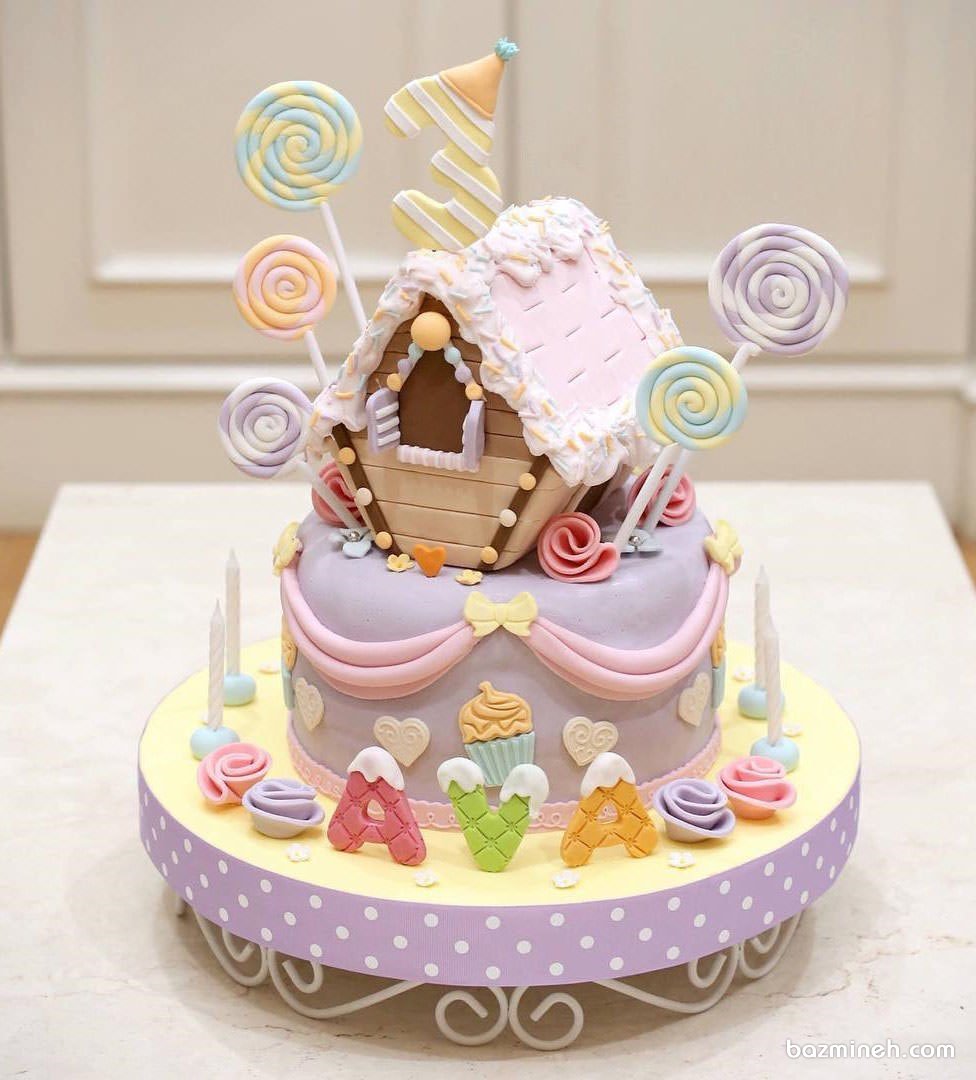 کیک فانتزی جشن تولد دخترانه با تم آبنبات چوبی و بستنی