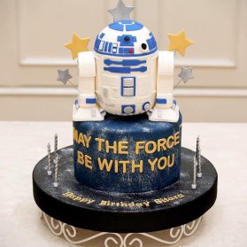 کیک فوندانت جشن تولد پسرونه با تم استار وارز (Star Wars)