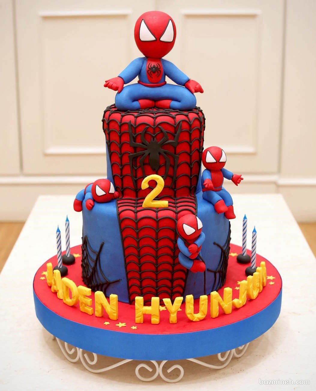 کیک دو طبقه فوندانت جشن تولد پسرانه با تم مرد عنکبوتی (Spider Man)