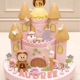 کیک فوندانت عروسکی جشن تولد دخترونه با تم دیو و دلبر