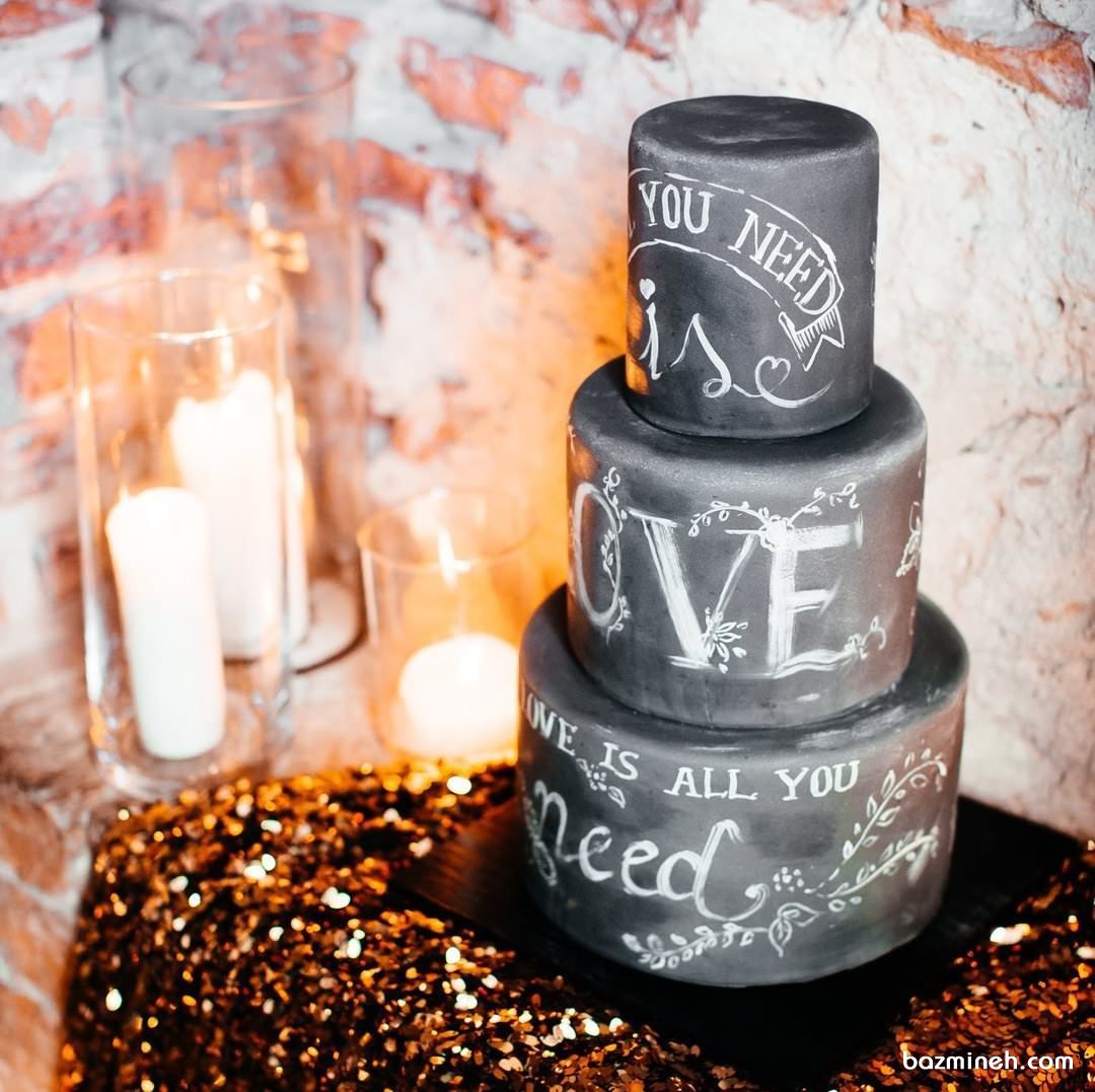 کیک زیبا و متفاوت جشن نامزدی یا سالگرد ازدواج با تم تخته سیاه