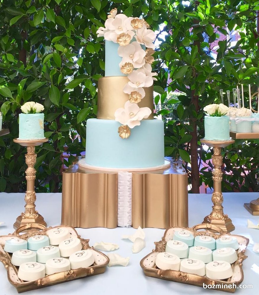 کیک چند طبقه زیبای جشن تولد یا سالگرد عروسی با تم آبی طلایی