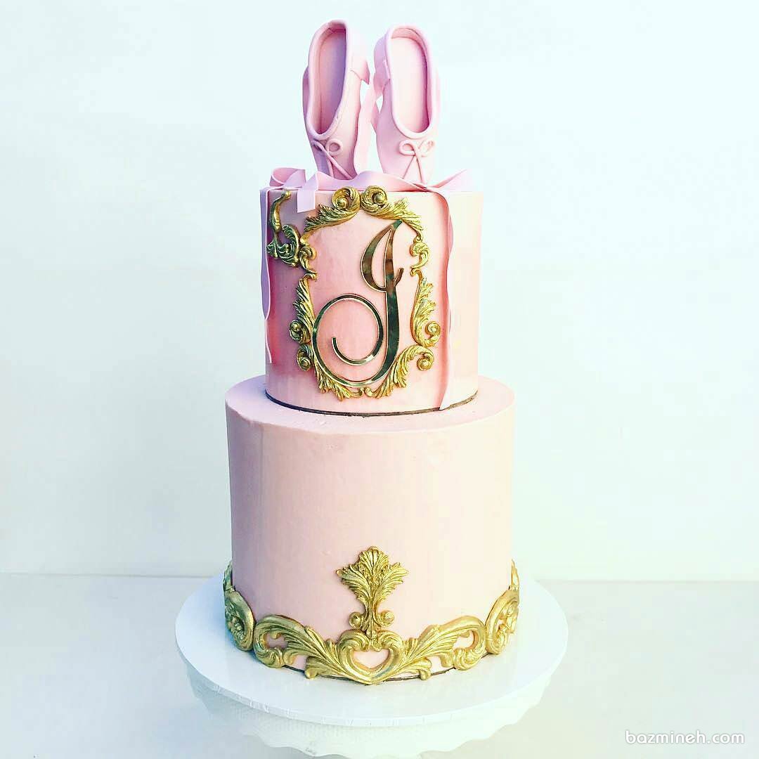 کیک دو طبقه جشن تولد دخترانه با تم بالرین صورتی طلایی