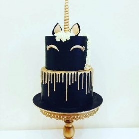 کیک منحصر به فرد جشن تولد دخترانه با تم اسب تک شاخ (یونیکورن)