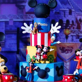 کیک چند طبقه فوندانت جشن تولد کودک با تم میکی موس (Mickey Mouse)