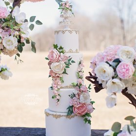 کیک زیبا و شیک جشن نامزدی یا عروسی  