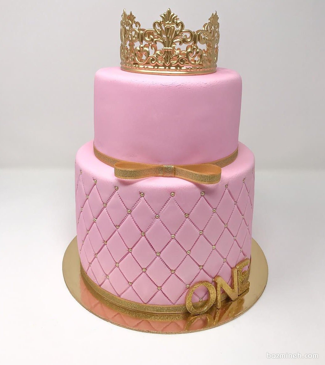 کیک فوندانت جشن تولد یکسالگی پرنسس کوچولوها با تم تاج صورتی طلایی