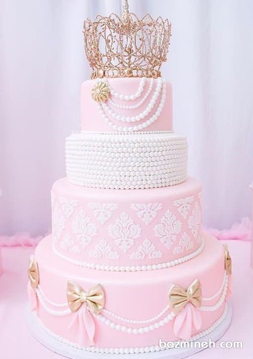 کیک جشن تولد دخترانه مدل پرنسسی با تم سفید صورتی