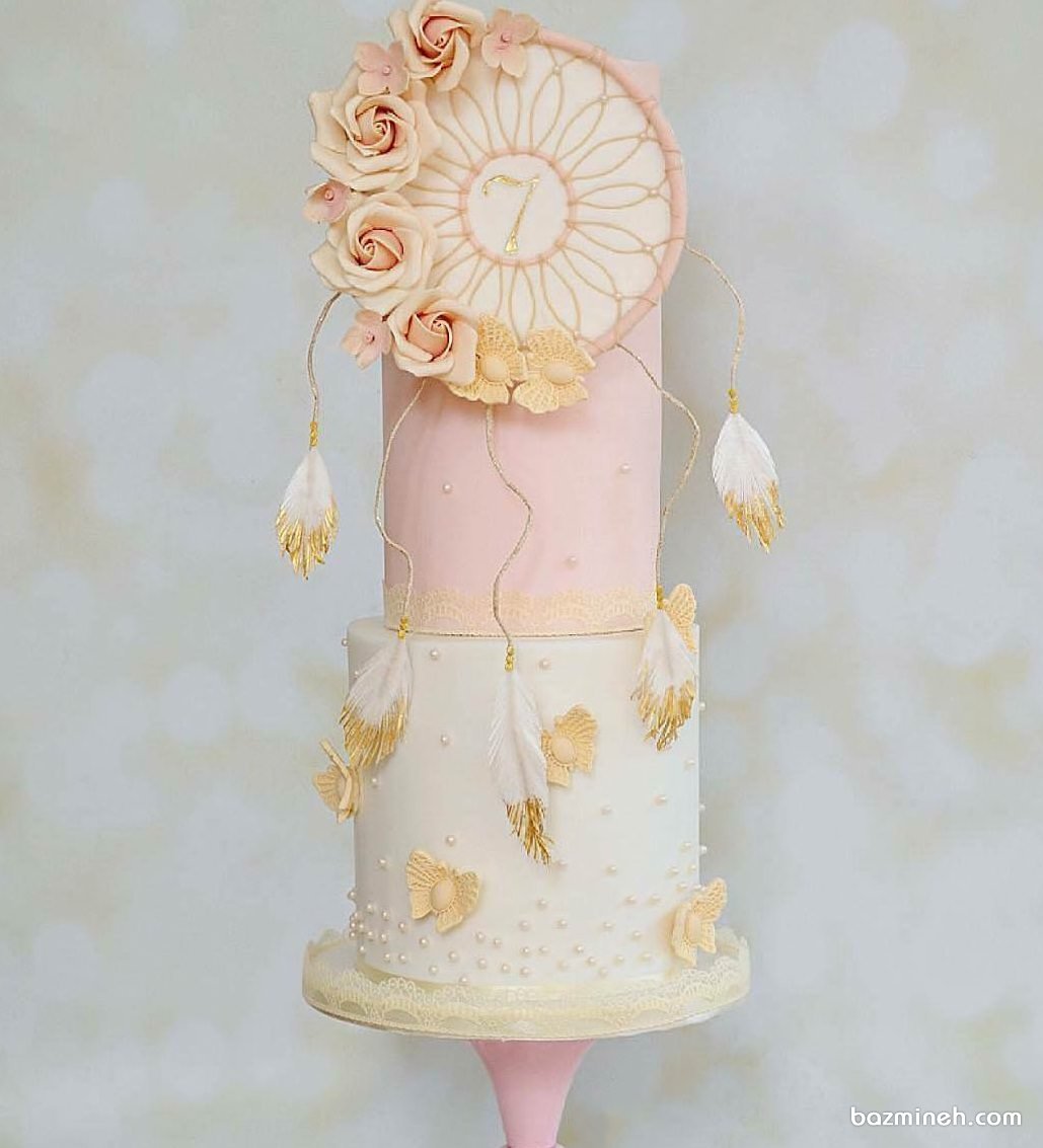 کیک رویایی جشن تولد دخترونه با تم سفید صورتی طلایی  