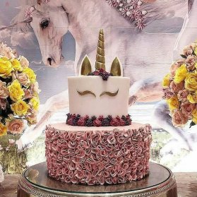 کیک زیبای جشن تولد دخترونه با تم یونیکورن (اسب تک شاخ)
