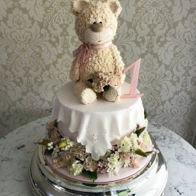 کیک عروسکی جشن تولد یکسالگی کودک با تم خرس تدی