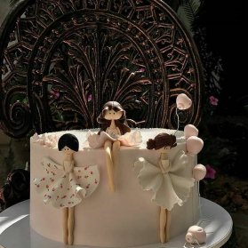 کیک عروسکی جشن تولد دخترونه با تم بالرین