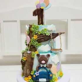 کیک چند طبقه فوندانت جشن تولد کودک با تم خرس تدی